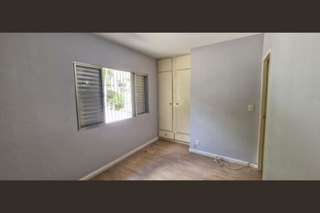 Casa à venda com 3 quartos, 142m² em Parque Maria Domitila, São Paulo