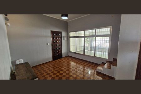 Casa à venda com 3 quartos, 142m² em Parque Maria Domitila, São Paulo