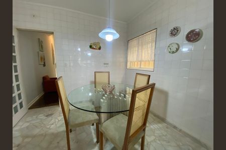 Casa à venda com 3 quartos, 180m² em Vila Mangalot, São Paulo