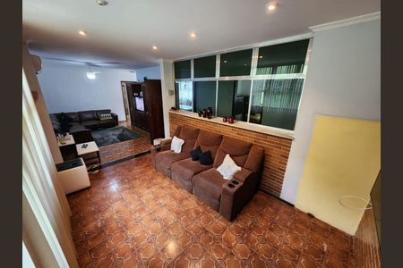Casa à venda com 4 quartos, 310m² em Vila Pereira Barreto, São Paulo