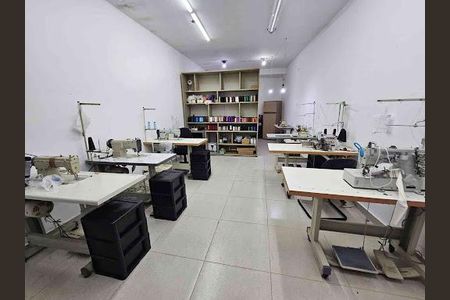 Casa à venda com 4 quartos, 300m² em Água Branca, São Paulo