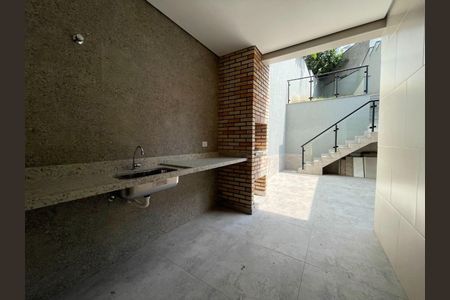 Casa à venda com 3 quartos, 250m² em Vila Ipojuca, São Paulo