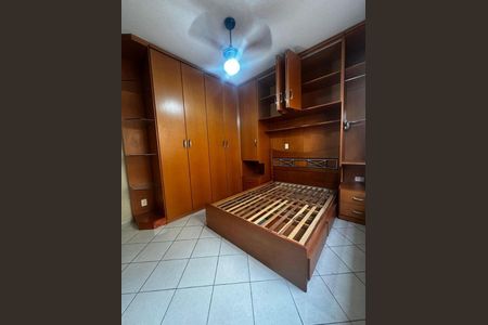 Casa à venda com 3 quartos, 111m² em Vila Zat, São Paulo