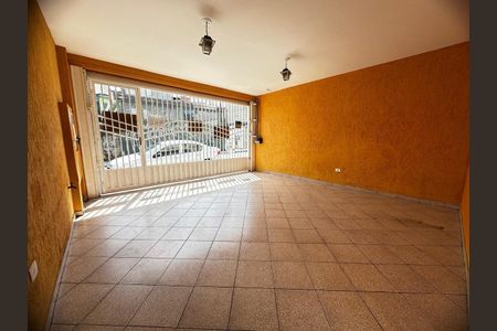 Casa à venda com 3 quartos, 111m² em Vila Zat, São Paulo