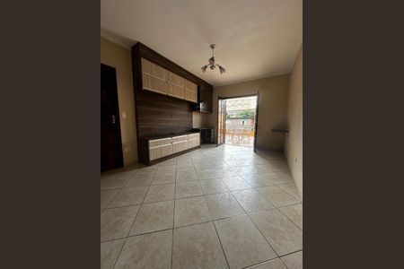 Casa à venda com 3 quartos, 111m² em Vila Zat, São Paulo