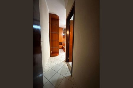 Casa à venda com 3 quartos, 111m² em Vila Zat, São Paulo