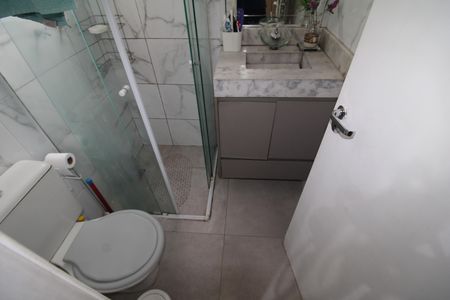 Banheiro de apartamento à venda com 2 quartos, 53m² em Casa Verde, São Paulo