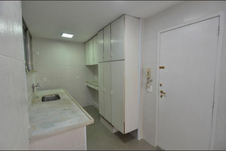 Apartamento para alugar com 110m², 3 quartos e 2 vagas Apartamento para alugar com 110m², 3 quartos e 2 vagasCozinha