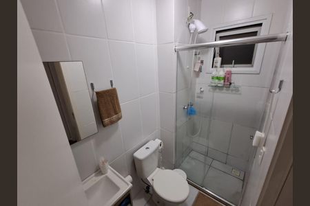 Banheiro de apartamento à venda com 2 quartos, 42m² em Igara, Canoas