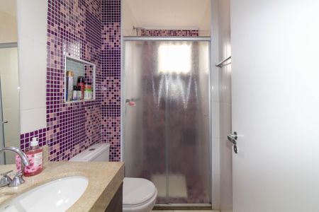 Apartamento à venda com 96m², 2 quartos e 2 vagas Apartamento à venda com 96m², 2 quartos e 2 vagasBanheiro da Suíte 2