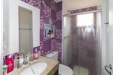 Apartamento à venda com 96m², 2 quartos e 2 vagas Apartamento à venda com 96m², 2 quartos e 2 vagasBanheiro da Suíte 2