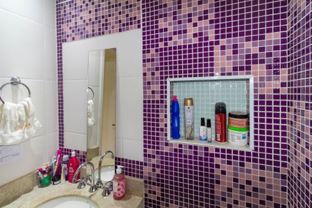 Apartamento à venda com 96m², 2 quartos e 2 vagas Apartamento à venda com 96m², 2 quartos e 2 vagasBanheiro da Suíte 2