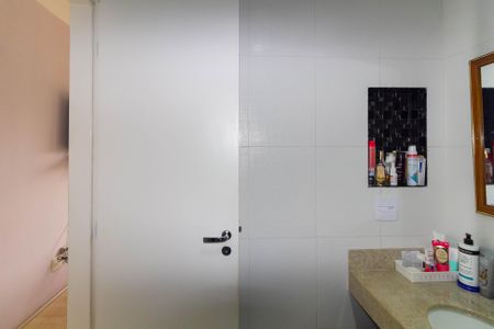 Apartamento à venda com 96m², 2 quartos e 2 vagas Apartamento à venda com 96m², 2 quartos e 2 vagasBanheiro da Suíte 1