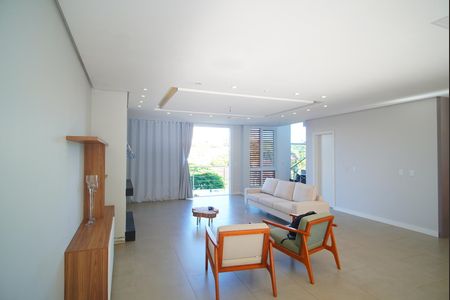 Sala de casa para alugar com 3 quartos, 199m² em Jardim Itu, Porto Alegre