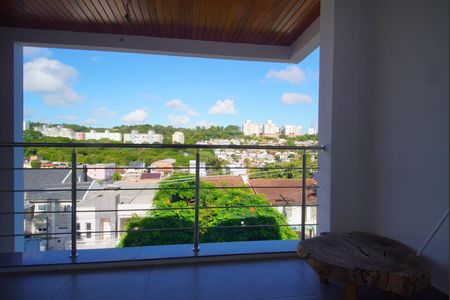 Casa para alugar com 199m², 3 quartos e 2 vagasSuíte - Varanda