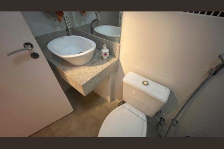 Casa de condomínio à venda com 163m², 4 quartos e 4 vagas