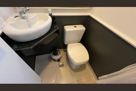 Casa de condomínio à venda com 163m², 4 quartos e 4 vagas