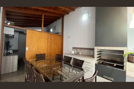Casa de condomínio à venda com 163m², 4 quartos e 4 vagas