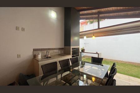 Casa de condomínio à venda com 163m², 4 quartos e 4 vagas