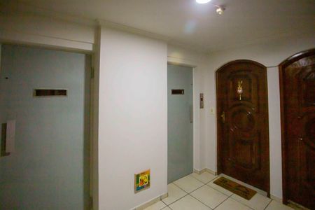 Apartamento à venda com 70m², 2 quartos e 1 vagaHall social