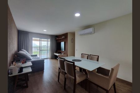 Sala de apartamento para alugar com 2 quartos, 120m² em Barra da Tijuca, Rio de Janeiro