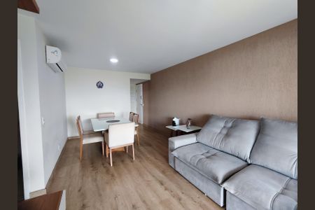 Sala de apartamento para alugar com 2 quartos, 120m² em Barra da Tijuca, Rio de Janeiro