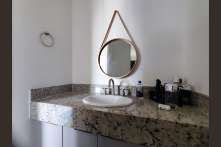 Apartamento para alugar com 120m², 2 quartos e 2 vagasBanheiro das Suítes Canadenses