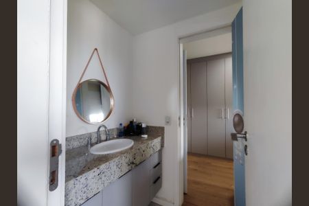 Apartamento para alugar com 120m², 2 quartos e 2 vagasBanheiro das Suítes Canadenses