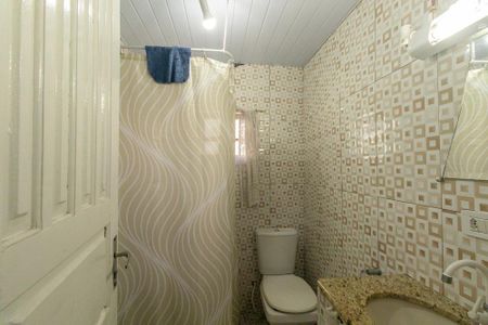 Banheiro Social de casa para alugar com 2 quartos, 32m² em Uberaba, Curitiba