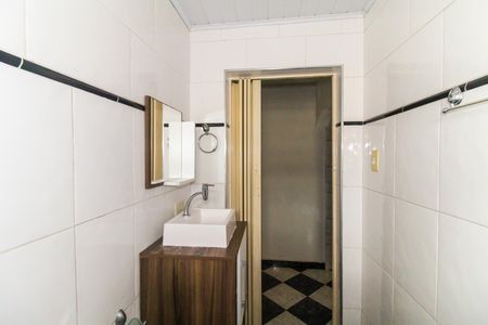 Banheiro de casa para alugar com 1 quarto, 90m² em Vila Campanela, São Paulo
