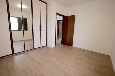Apartamento à venda com 126m², 3 quartos e 3 vagas Apartamento à venda com 126m², 3 quartos e 3 vagasQuarto 1