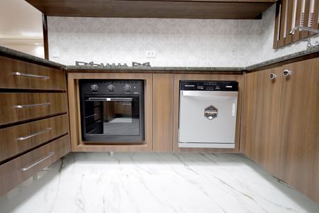 Apartamento à venda com 126m², 3 quartos e 3 vagas Apartamento à venda com 126m², 3 quartos e 3 vagasCozinha