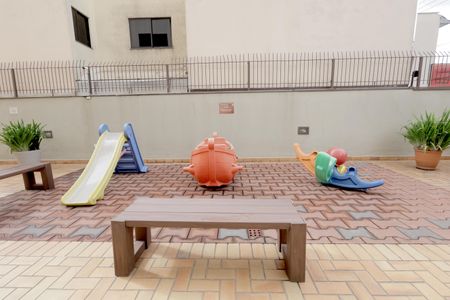 Apartamento à venda com 126m², 3 quartos e 3 vagas Apartamento à venda com 126m², 3 quartos e 3 vagasÁrea comum - Playground