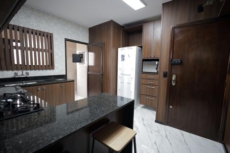 Apartamento à venda com 126m², 3 quartos e 3 vagas Apartamento à venda com 126m², 3 quartos e 3 vagasCozinha
