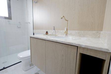 Apartamento à venda com 126m², 3 quartos e 3 vagas Apartamento à venda com 126m², 3 quartos e 3 vagasBanheiro 2