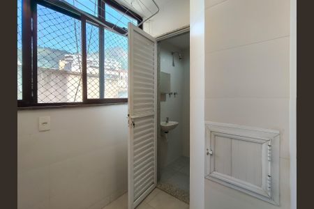 Apartamento à venda com 226m², 4 quartos e 2 vagasÁrea de Serviço