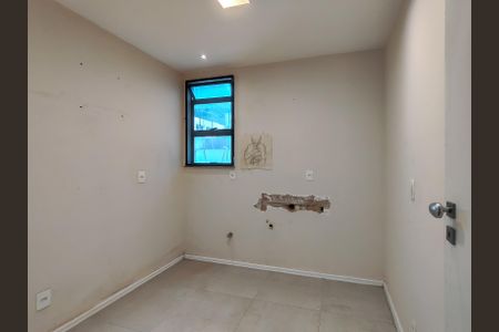 Apartamento à venda com 226m², 4 quartos e 2 vagasQuarto de Serviço Reversível