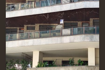 Apartamento à venda com 226m², 4 quartos e 2 vagasFachada e portaria