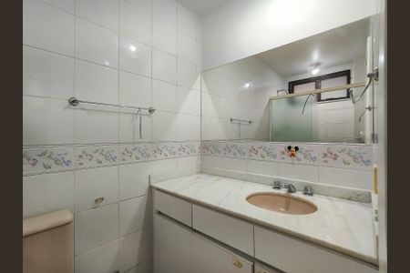 Apartamento à venda com 226m², 4 quartos e 2 vagasBanheiro da Suíte 1