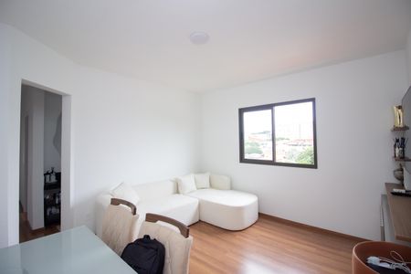Sala de apartamento para alugar com 2 quartos, 66m² em Centro, Contagem