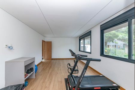 Casa à venda com 680m², 4 quartos e 6 vagas Casa à venda com 680m², 4 quartos e 6 vagasAcademia