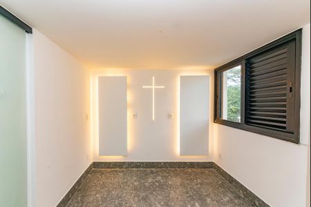 Casa à venda com 680m², 4 quartos e 6 vagas Casa à venda com 680m², 4 quartos e 6 vagasCapela