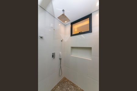 Casa à venda com 680m², 4 quartos e 6 vagas Casa à venda com 680m², 4 quartos e 6 vagasBanheiro Escritório