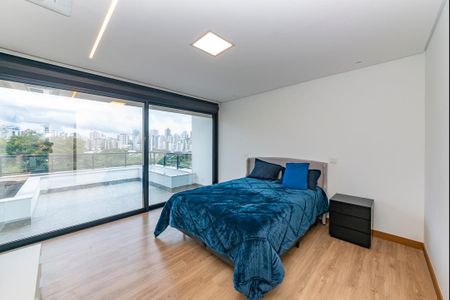 Casa à venda com 680m², 4 quartos e 6 vagas Casa à venda com 680m², 4 quartos e 6 vagasSuíte 1