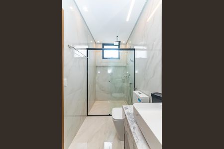 Casa à venda com 680m², 4 quartos e 6 vagas Casa à venda com 680m², 4 quartos e 6 vagasBanheiro da Suíte 3