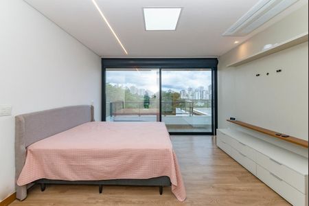 Casa à venda com 680m², 4 quartos e 6 vagas Casa à venda com 680m², 4 quartos e 6 vagasSuíte 2