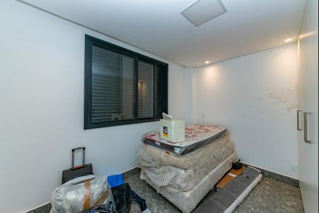 Casa à venda com 680m², 4 quartos e 6 vagas Casa à venda com 680m², 4 quartos e 6 vagasQuarto de Serviço