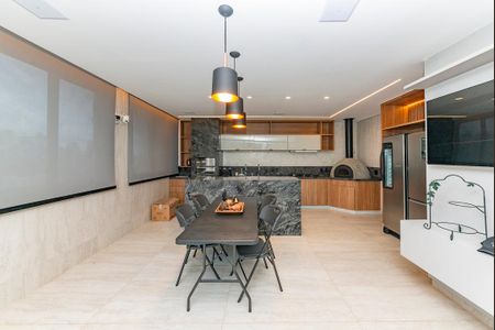 Casa à venda com 680m², 4 quartos e 6 vagas Casa à venda com 680m², 4 quartos e 6 vagasÁrea gourmet