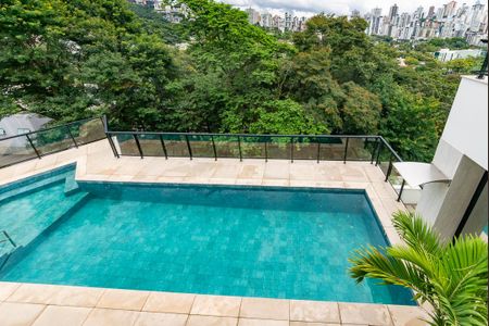 Casa à venda com 680m², 4 quartos e 6 vagas Casa à venda com 680m², 4 quartos e 6 vagasVaranda da Suíte 1 e 2