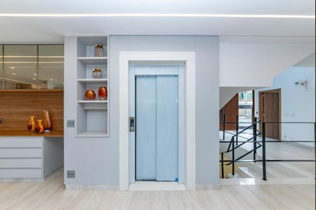 Sala de casa à venda com 4 quartos, 680m² em Estoril, Belo Horizonte